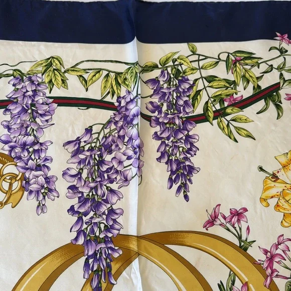 Vintage Gucci Silk scarf - Picture 6 of 16